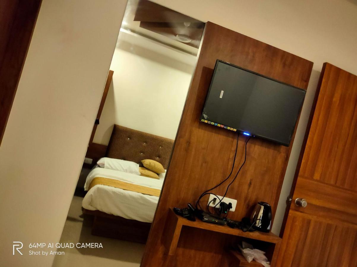 Hotel Sai Krupa Ahmedabad Luaran gambar